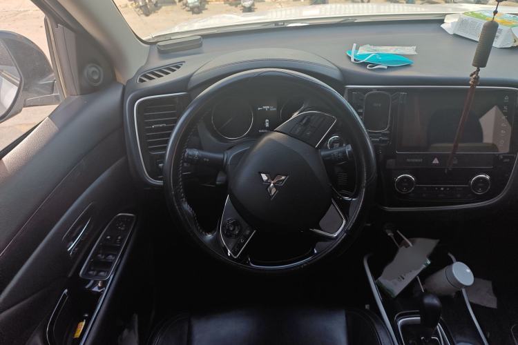 Used Mitsubishi Outlander 2019 2.0L Two-Wheel Drive Comfort Edition 5 Seats China VI Standard
