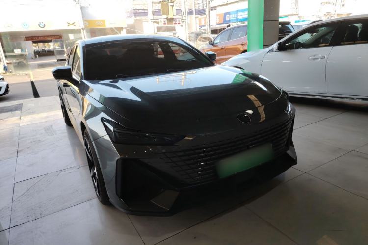 Used Changan UNI-V iDD 2023 ZhiDian iDD 1.5T 113km ZhiKu Model