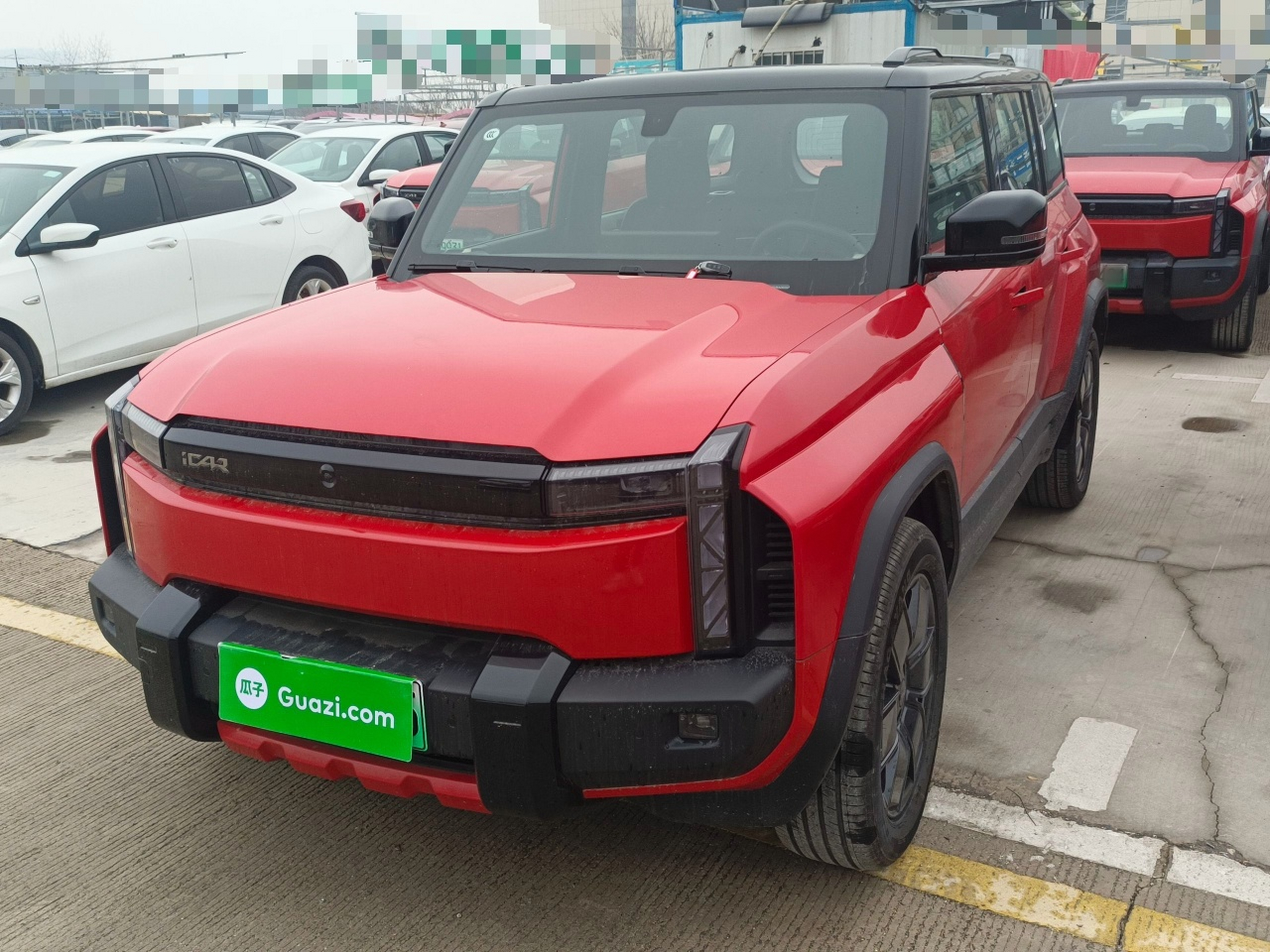 تحت مقدمة السيارة