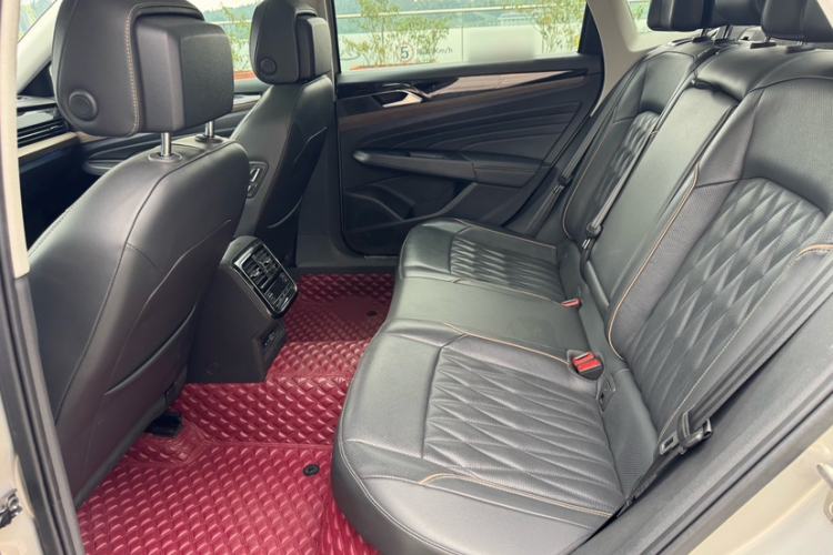 Used Volkswagen Passat 2020 Revised Version 330TSI Luxury Edition China VI Standard
