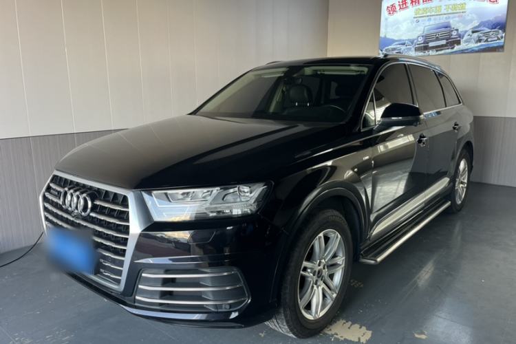 Used Audi Q7 2018 40 TFSI Comfort Model
