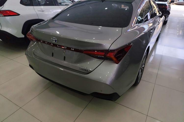 Used Toyota Avalon 2019 Dual-Engine 2.5L XLE Prestige Version China VI Standard