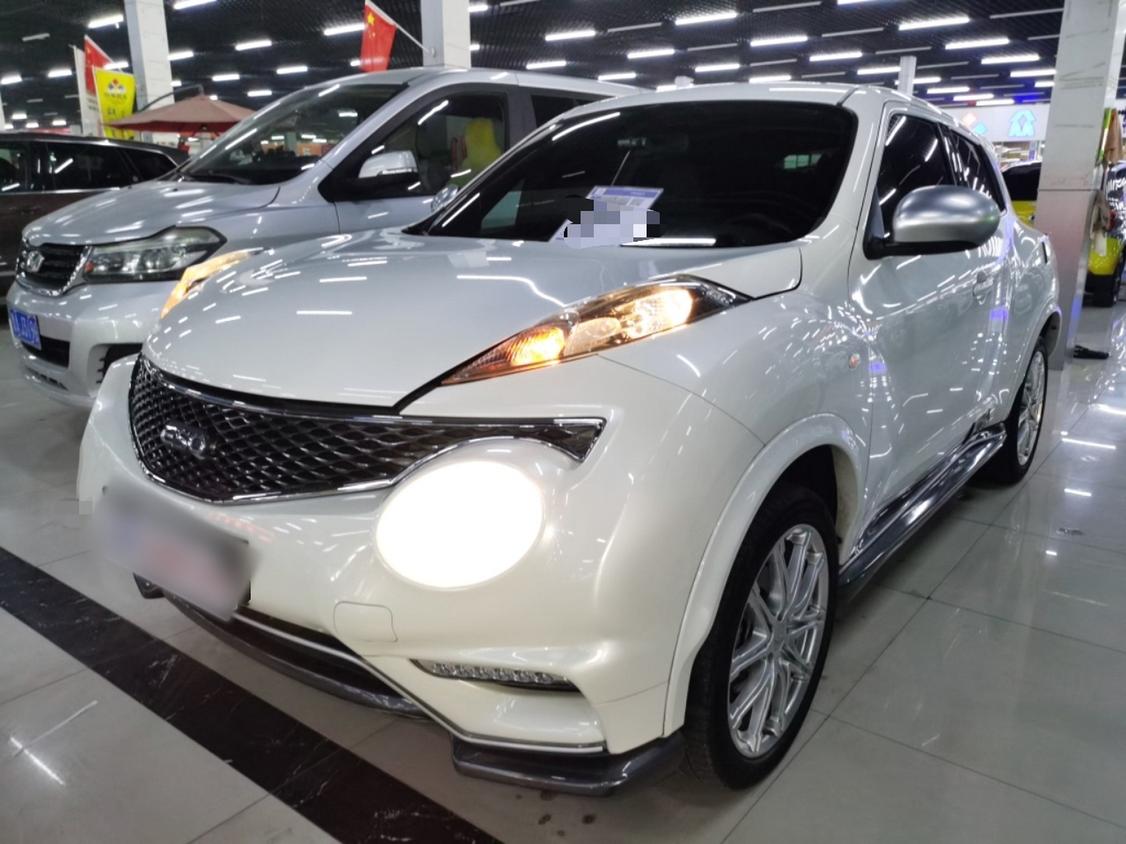 Под передней частью автомобиля