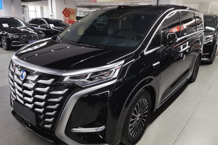 Used Denza D9 2025 DM-i Intelligent Drive 1020 Four-Wheel Drive Prestige Model