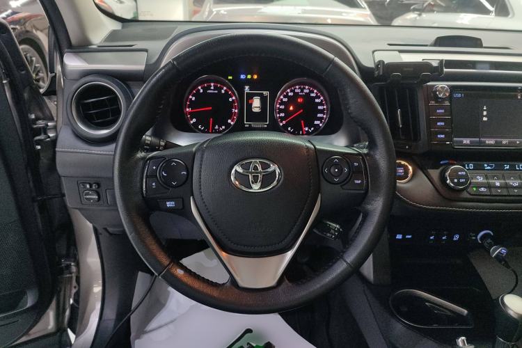 Used Toyota RAV4 2016 2.0L CVT Two-Wheel Drive Smart Edition China V Standard
