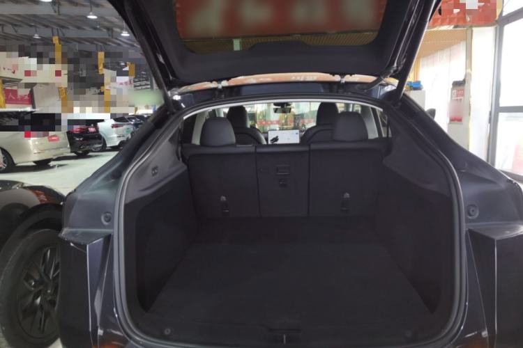 Used Tesla Model Y 2025 Rear-Wheel-Drive Version