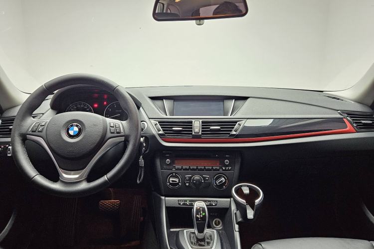 Used BMW X1 2015 sDrive18i Fashion Upgrade Edition
