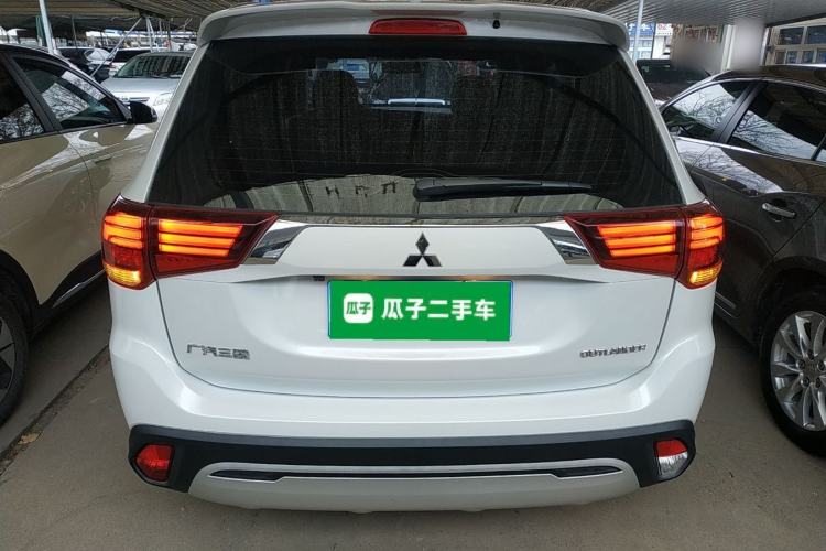 Used Mitsubishi Outlander 2020 2.0L Two-Wheel Drive Comfort Edition 7-Seater
