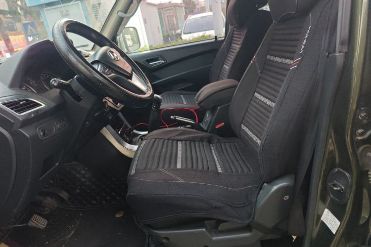 Used Leopaard Q6 2015 2.4L Manual 4x4 Excellence Edition
