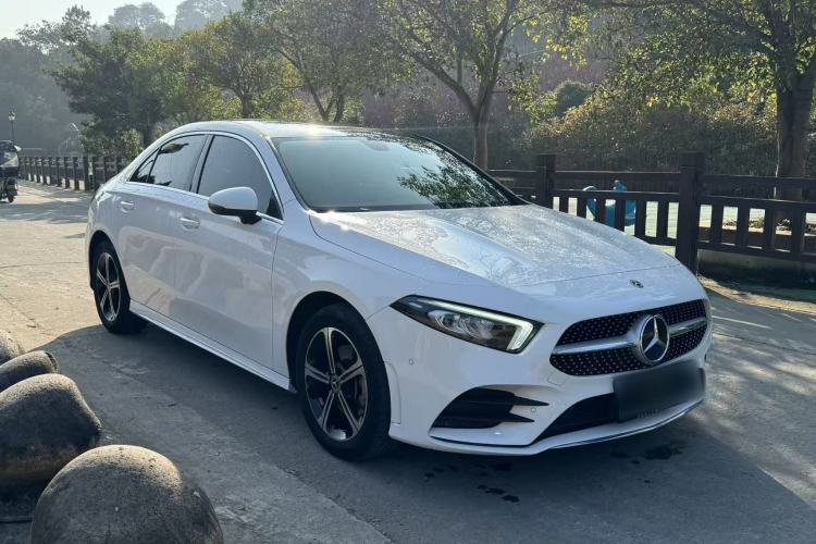 Used Mercedes-Benz A-Class 2022 Second Facelift A 200 L Sport Sedan Fashion Version
