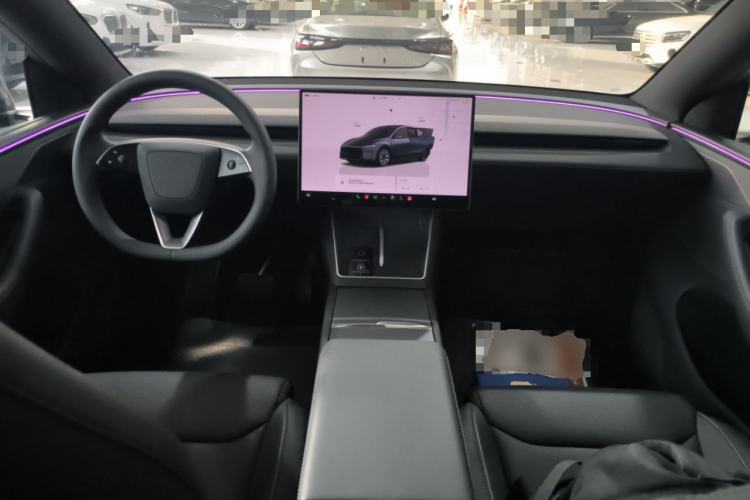 Used Tesla Model Y L 2025 Long-Range All-Wheel-Drive Version
