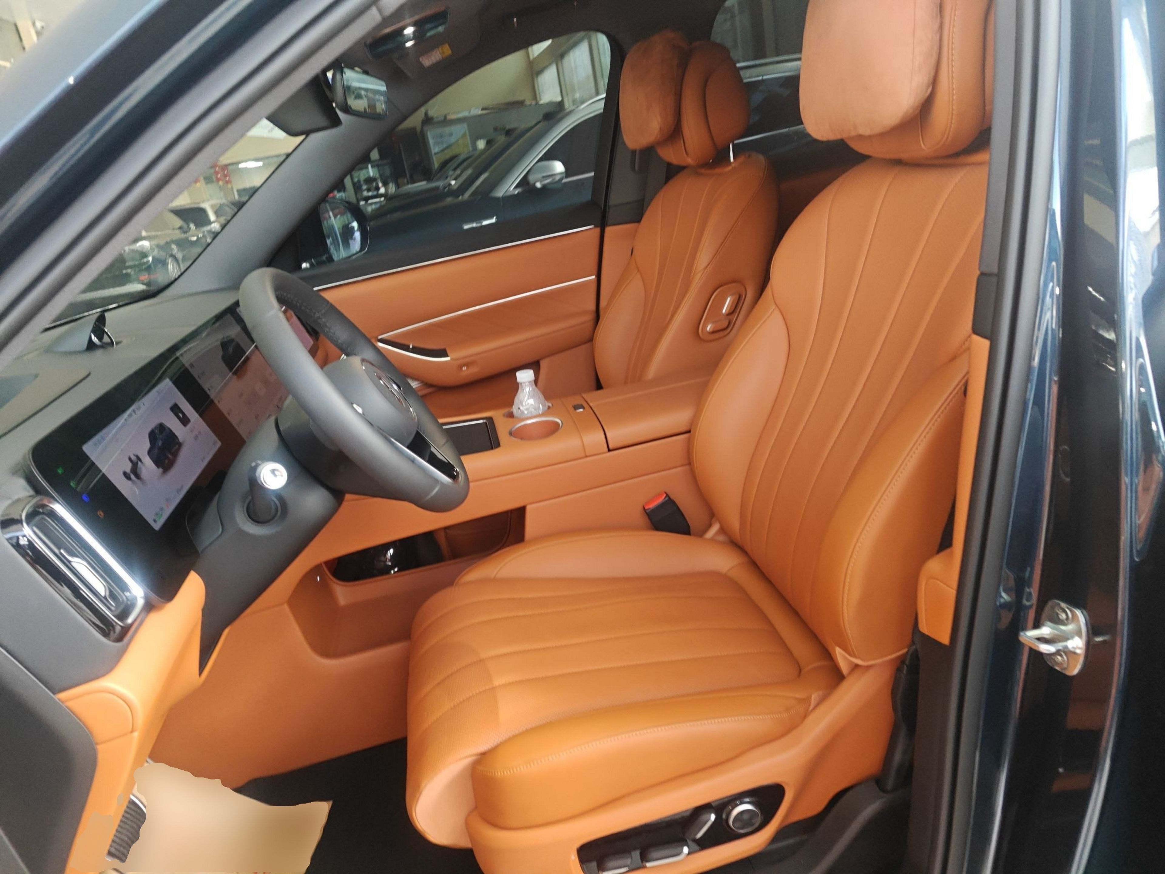 Переднее сиденье в автомобиле