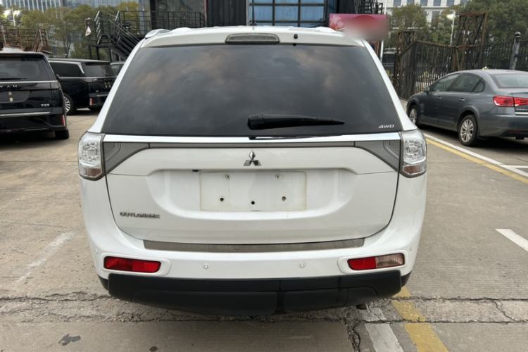 Used Mitsubishi Outlander 2014 2.4L 4x4 Deluxe Value Edition 5 Seats
