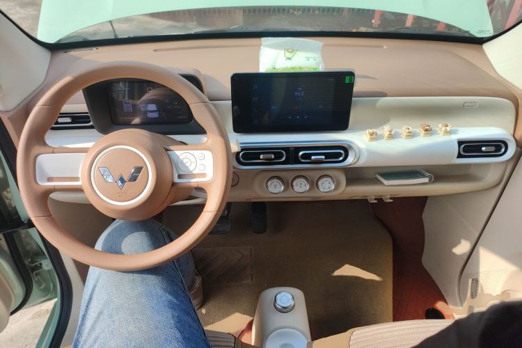 Used Wuling Hongguang MINIEV 2024 3rd Generation 215km Advanced Version