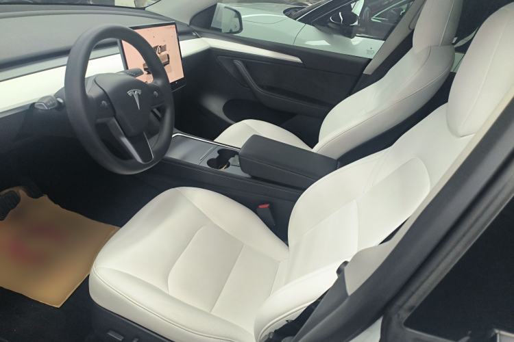 Used Tesla Model Y 2022 Long-Range All-Wheel-Drive Version