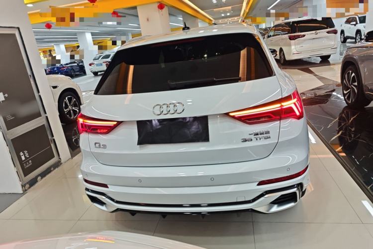 Used Audi Q3 2024 35 TFSI Ambition Dynamic Edition
