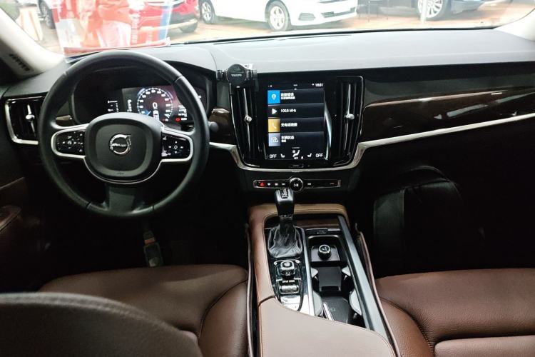 Used Volvo S90 2018 T4 Zhiyuan Edition
