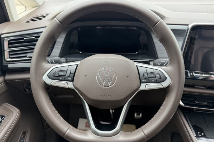 Used Volkswagen Viloran 2022 380TSI Luxury Edition