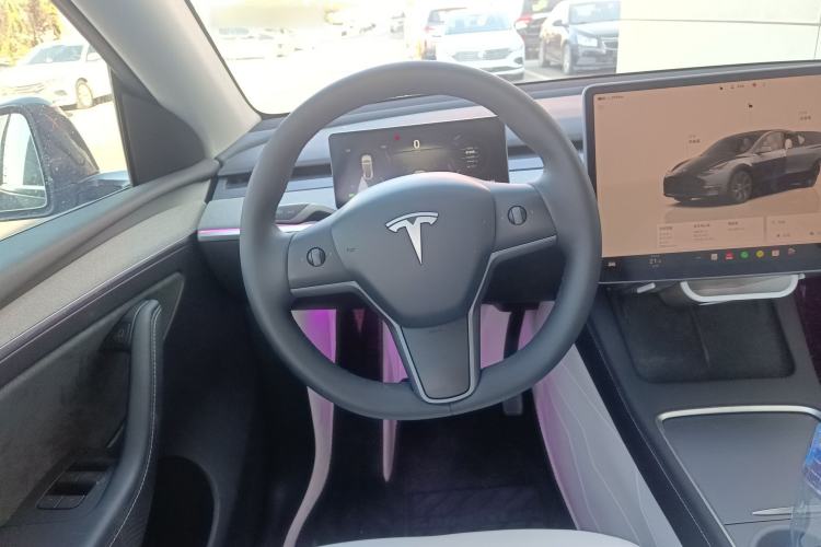 Used Tesla Model Y 2024 Long-Range All-Wheel-Drive Version