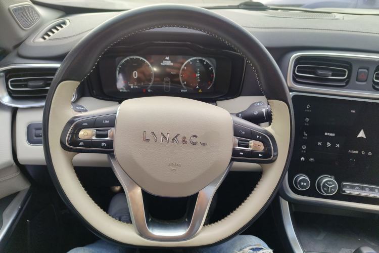 Used Lynk & Co 01 2019 2.0T Two-Wheel Drive Zhaopu Version China VI Standard
