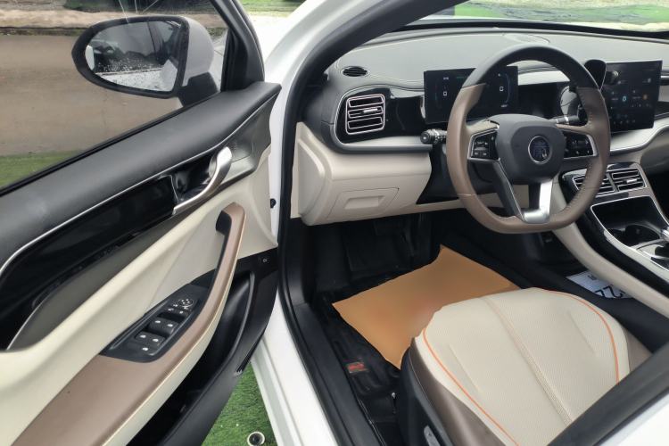 Used BYD Qin PLUS 2023 Champion Edition DM-i 120KM Leading Model
