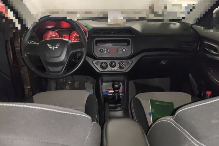 Used Wuling Hongguang 2019 1.5L S Basic Version China VI Standard LAR
