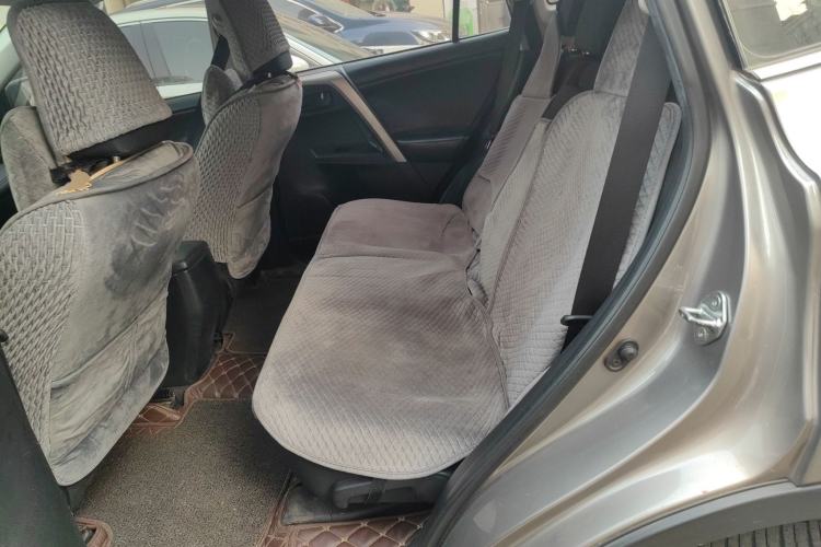 Used Toyota RAV4 2015 2.0L CVT Two-Wheel Drive Fashion Edition