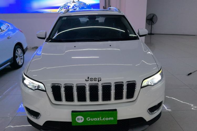 Used  Cherokee 2019 2.0T Two-Wheel Drive Smart Enjoyment Version China V
