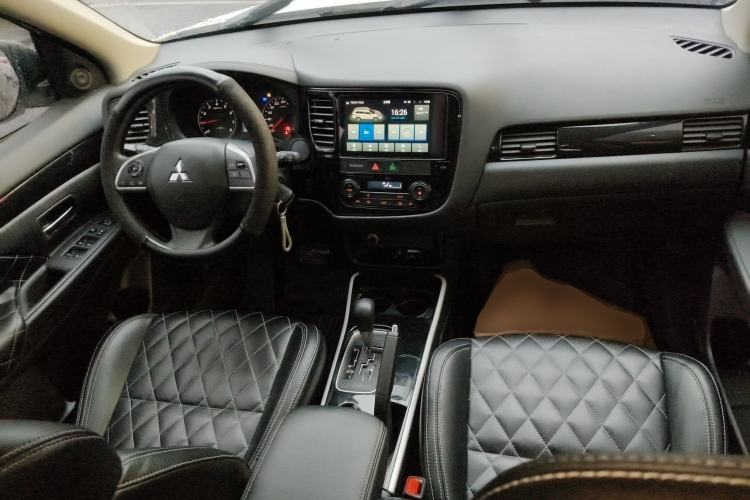 Used Mitsubishi Outlander 2020 2.0L Two-Wheel Drive Comfort Edition 5 Seats