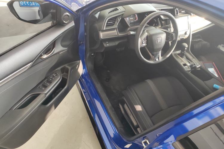 Used Honda Civic 2021 HATCHBACK 220TURBO CVT Trendy Cool Edition
