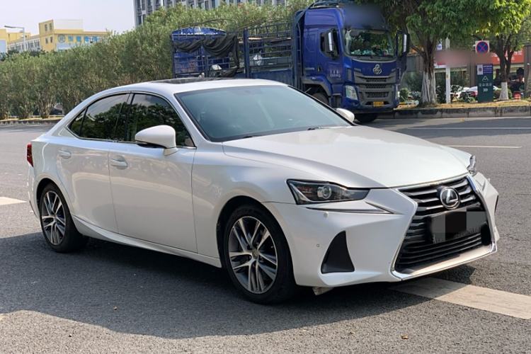 Used Lexus IS 2017 300 FENGSHANG Edition
