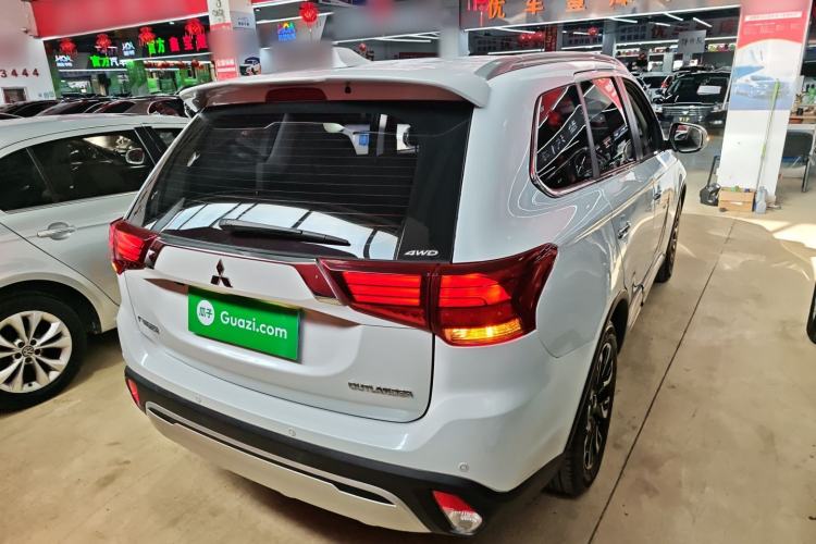 Used Mitsubishi Outlander 2020 2.4L 4x4 Zhi Xiang Edition 5 Seats