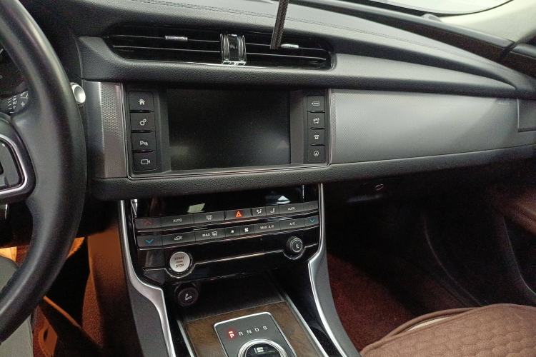 Used Jaguar XFL 2017 XFL 2.0T 200PS Luxury Edition
