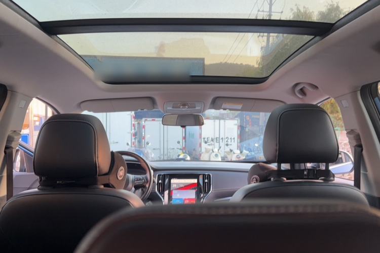 Used Roewe RX5 2016 20T Two-Wheel Drive Automatic Internet Smart Edition
