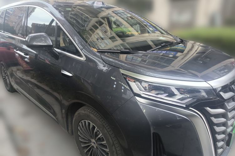 Used Denza D9 2025 DM-i Intelligent Drive 1020 Four-Wheel Drive Flagship Model