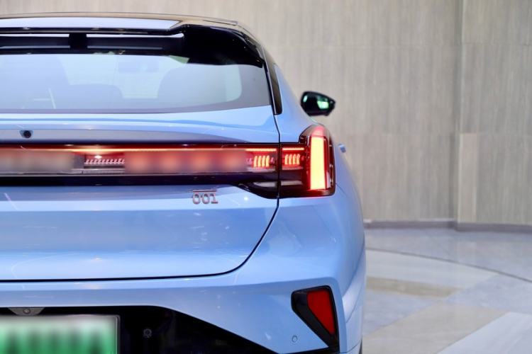 Used Zeekr 001 2025 WE Edition 100 kWh Rear-Wheel Drive
