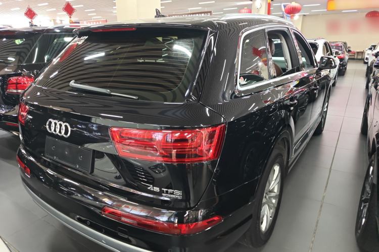Used Audi Q7 2019 45 TFSI Comfort Model
