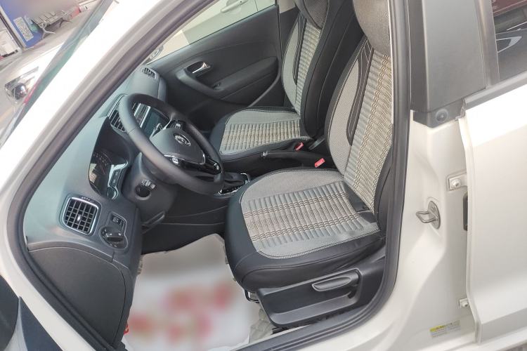 Used Volkswagen Polo 2016 1.6L Automatic Comfort Model