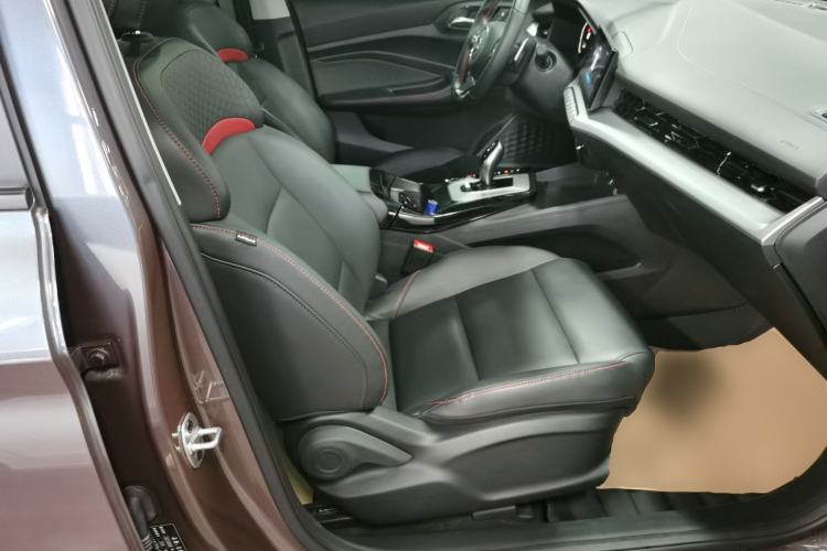 Used MG 5 2022 300TGI DCT Chao Yue Luxury Edition
