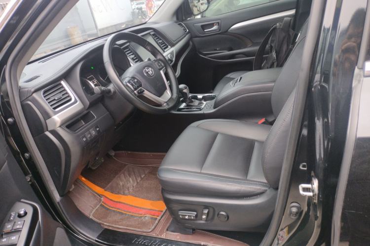 Used Toyota Highlander 2018 2.0T Four-Wheel Drive Prestige Version 7 Seats China VI Standard
