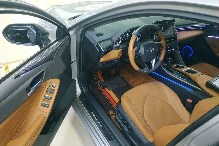 Used Toyota Avalon 2019 Dual-Engine 2.5L XLE Prestige Version China VI Standard
