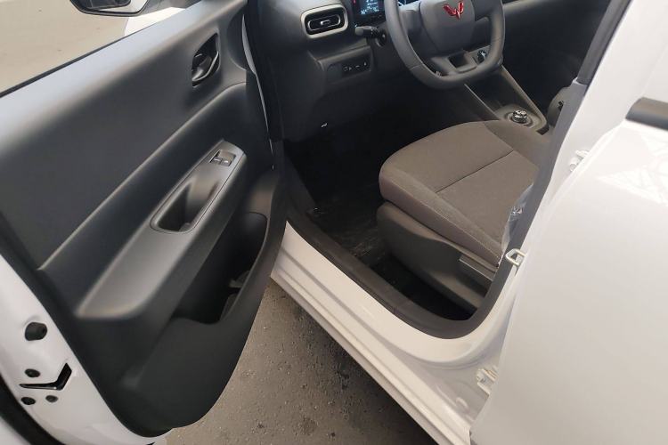 Used Wuling Hongguang New Energy 2024 All-Electric Model 300KM Standard Version
