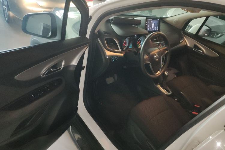 Used Buick Encore 2015 1.4T Automatic Two-Wheel Drive Urban Elite Version
