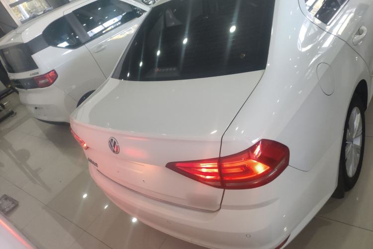 Used Volkswagen Lavida 2015 230TSI DSG Comfort Edition
