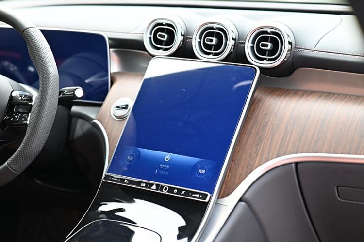 Used Mercedes-Benz GLC 2025 GLC 300 L 4MATIC Dynamic Model 5 Seats