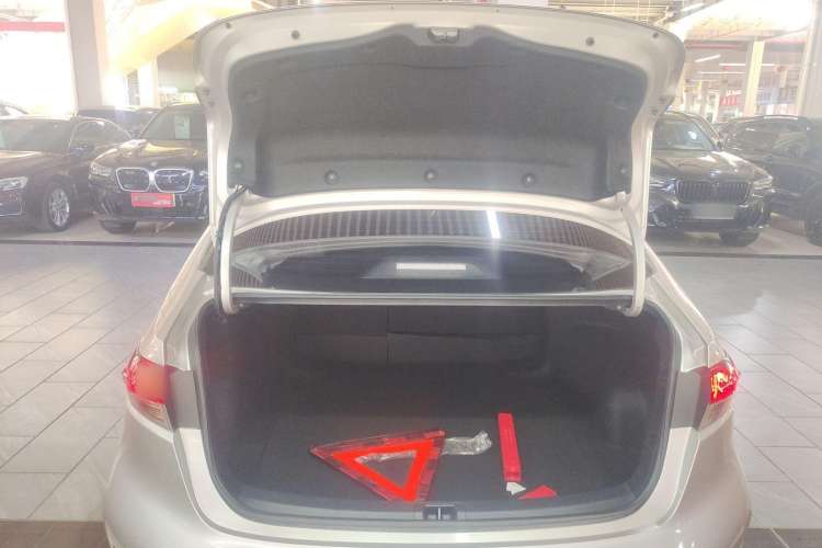 Used Toyota Levin 2023 Smart Electric Hybrid Dual-Engine 1.8L Leading Edition
