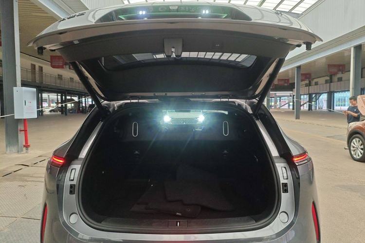 Used  07 2024 Max Extended-Range Four-Wheel Drive
