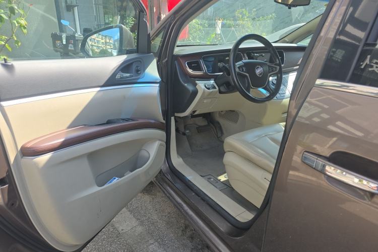 Used Buick GL8 2014 2.4L LT Luxury Business Executive Edition
