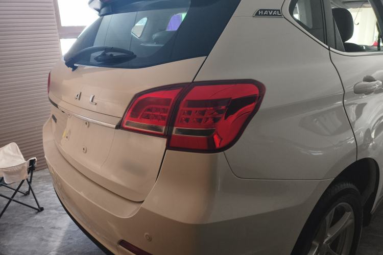 Used Haval H2 2018 1.5T Dual-Clutch Two-Wheel Drive Fashion Model China VI Standard
