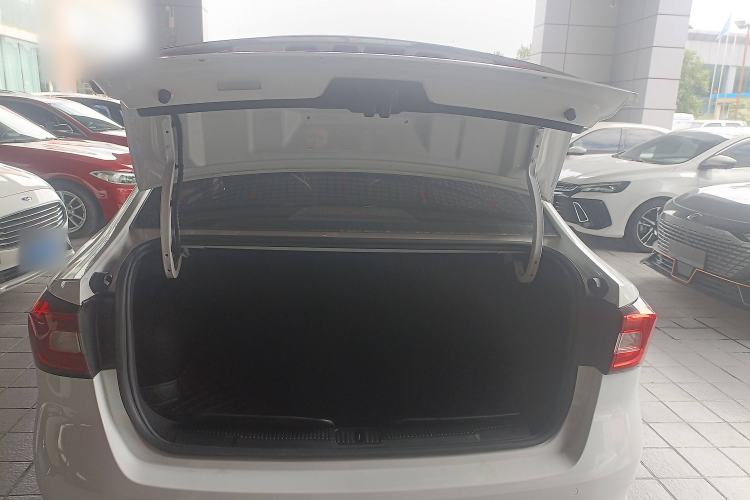 Used Roewe i5 2020 1.5L Automatic 4G Connected Linghao Edition
